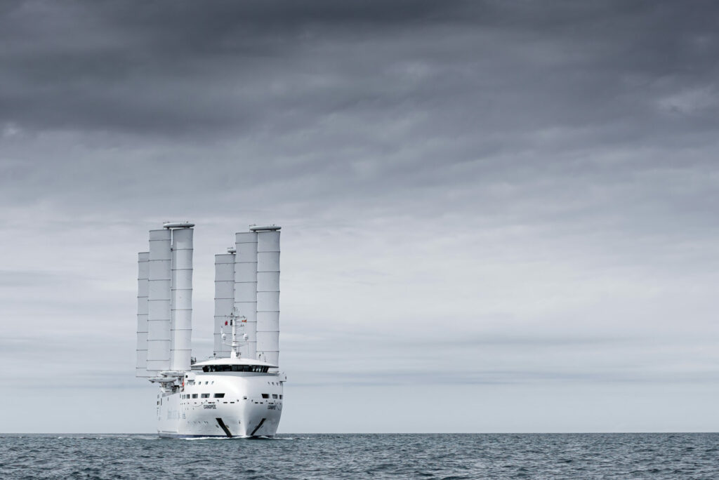 Le Canopée, premier grand cargo à voile moderne au monde conçu par l'entreprise Lorientaise Zéphyr et Borée